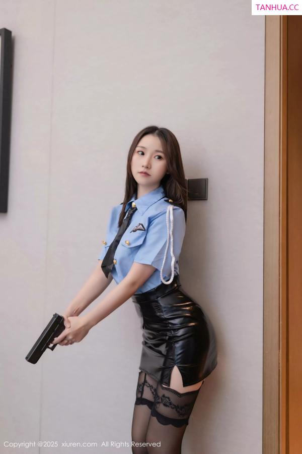   [XiuRen]高清写真图 2025.05.14 No.10277 杏子Yada 制服诱惑第7张图片